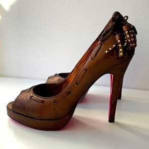 Betsy Johnson Pink Sole Bronze Brown Platform Heels